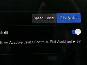 Volvo  B4 D AWD Plus Kam, Navi uvm.