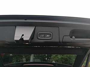 Volvo  B4 D 2WD Plus Dark