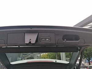 Volvo  B4 B 2WD Momentum Pro Pano, Navi uvm.