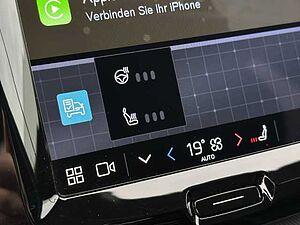 Volvo  B4 B 2WD Plus Dark Navi, Kam uvm.