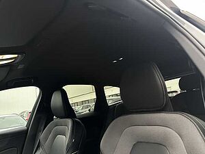 Volvo  B4 B 2WD Plus Dark Navi, Kam uvm.
