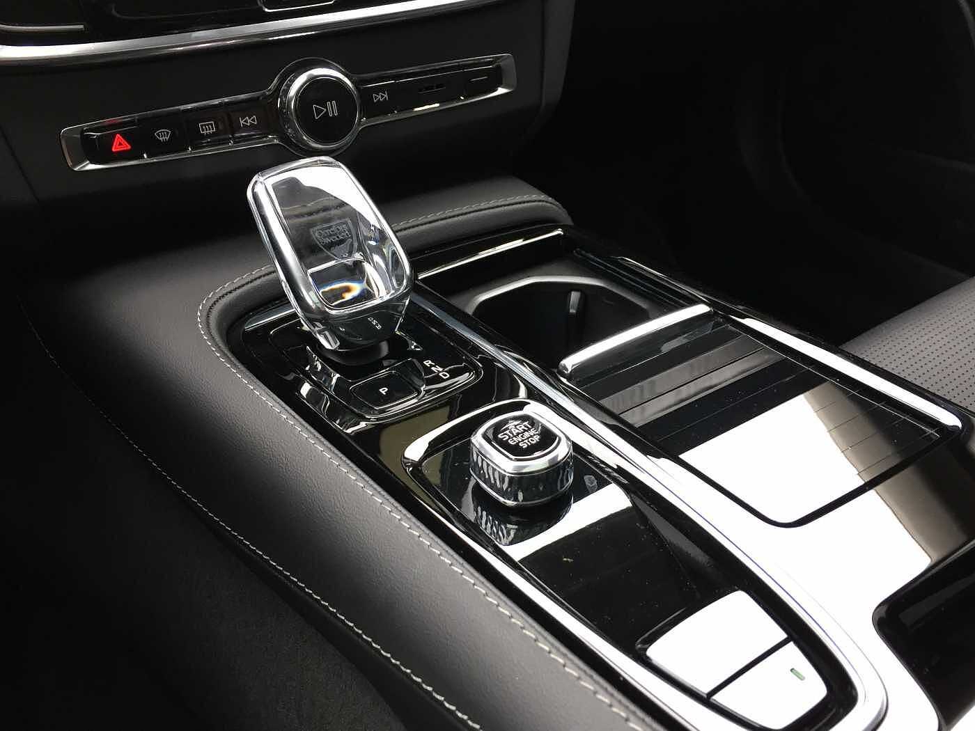 Volvo  V 90 T6 Plus Bright AWD Recharge Plug-In Hybrid 20' ALU,  Luftfahrwerk uvm.