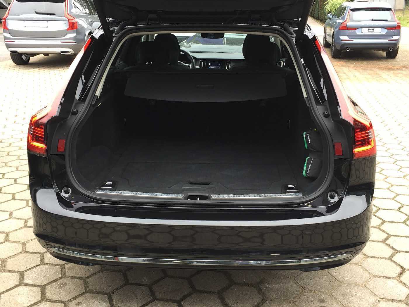 Volvo  V 90 T6 Plus Bright AWD Recharge Plug-In Hybrid 20' ALU,  Luftfahrwerk uvm.