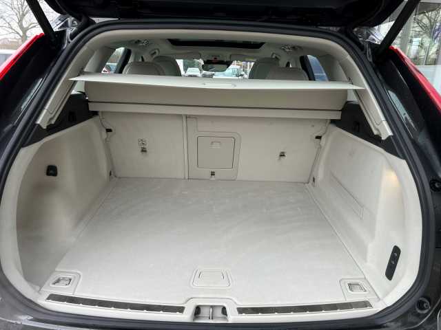 Volvo  T6 AWD Inscription PANO+HuD+360Kamera+LUFT