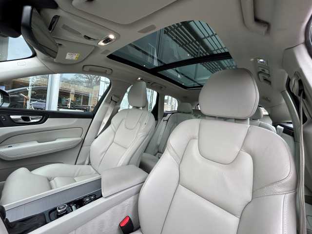 Volvo  T6 AWD Inscription PANO+HuD+360Kamera+LUFT