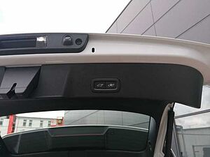 Volvo  T2 2WD Plus Dark, Pano, 360° Kamera, AHK uvm.