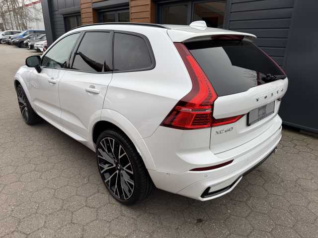 Volvo  R Design Recharge Plug-In Hybrid AWD