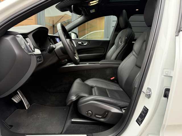 Volvo  R Design Recharge Plug-In Hybrid AWD