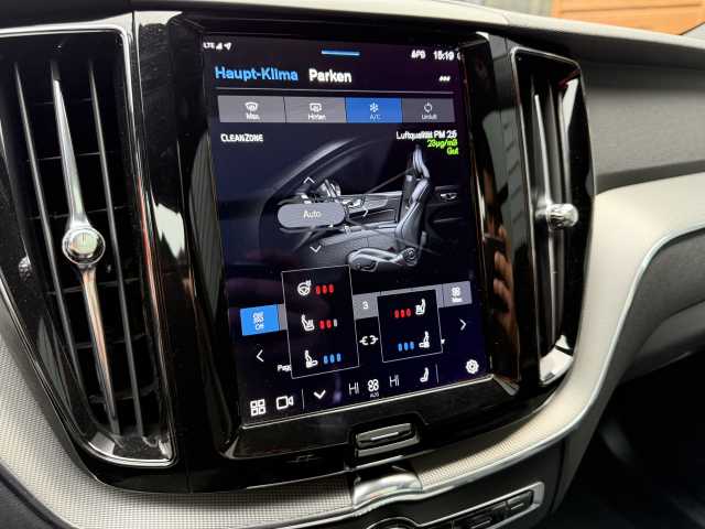 Volvo  R Design Recharge Plug-In Hybrid AWD