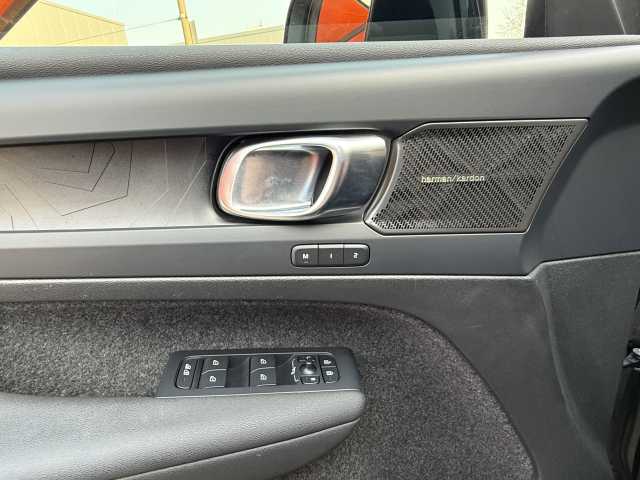 Volvo  Plus Dark Recharge Plug-In Hybrid 2WD