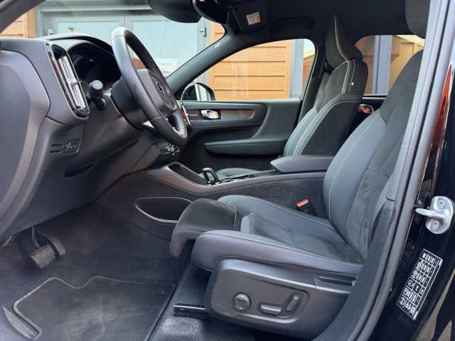 Volvo  Plus Dark Recharge Plug-In Hybrid 2WD