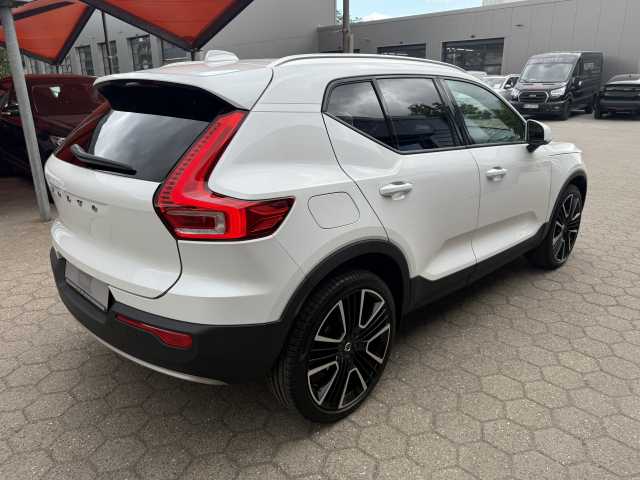 Volvo  Momentum Pro 2WD, Winter Paket, Panoramadach, Fernlichtassistent