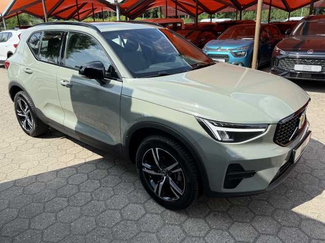 Volvo  T2 Plus Dark 2WD, 360 Grad Kamera, AHK, Panoramadach, H&K