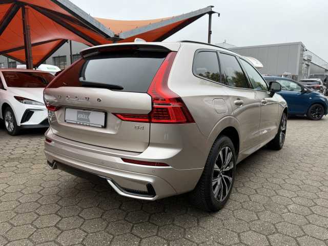 Volvo  B4 Plus Dark 2WD Rückfahrkamera+Navi+LED