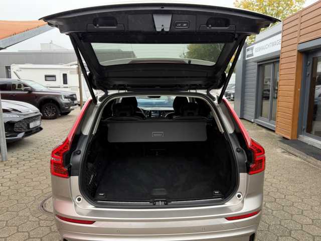 Volvo  B4 Plus Dark 2WD Rückfahrkamera+Navi+LED