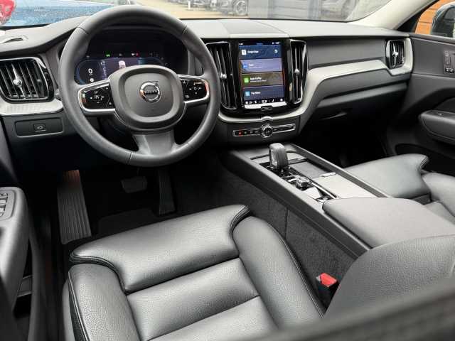 Volvo  B4 Plus Dark 2WD Rückfahrkamera+Navi+LED