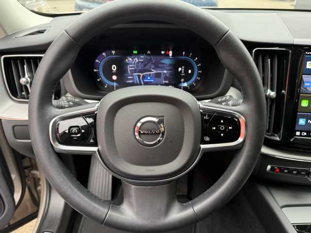 Volvo  B4 Plus Dark 2WD Rückfahrkamera+Navi+LED