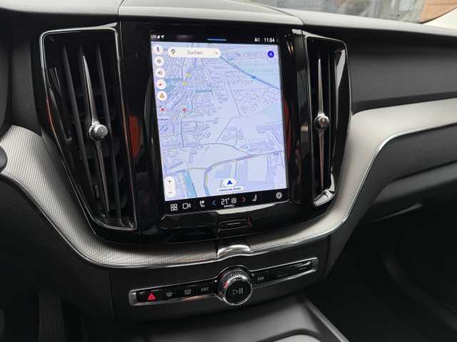 Volvo  B4 Plus Dark 2WD Rückfahrkamera+Navi+LED