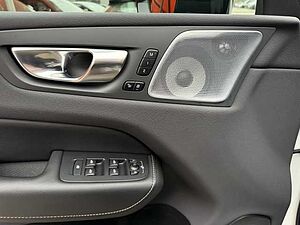 Volvo  R Design Recharge Plug-In Hybrid AWD