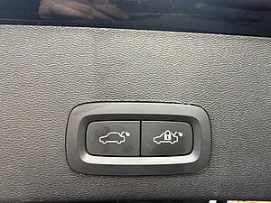 Volvo  Plus Dark Recharge Plug-In Hybrid 2WD