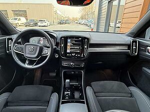 Volvo  Plus Dark Recharge Plug-In Hybrid 2WD