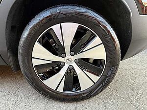Volvo  Plus Dark Recharge Plug-In Hybrid 2WD