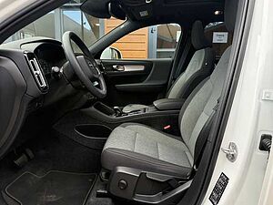 Volvo  Momentum Pro 2WD, Winter Paket, Panoramadach, Fernlichtassistent