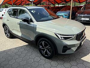 Volvo  T2 Plus Dark 2WD, 360 Grad Kamera, AHK, Panoramadach, H&K