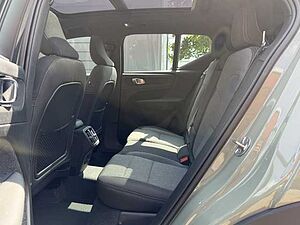 Volvo  T2 Plus Dark 2WD, 360 Grad Kamera, AHK, Panoramadach, H&K