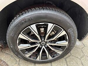 Volvo  B4 Plus Dark 2WD Rückfahrkamera+Navi+LED