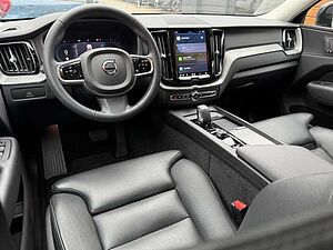 Volvo  B4 Plus Dark 2WD Rückfahrkamera+Navi+LED