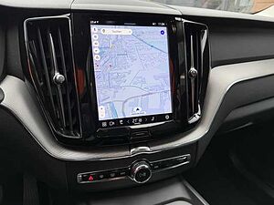 Volvo  B4 Plus Dark 2WD Rückfahrkamera+Navi+LED