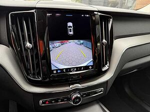 Volvo  B4 Plus Dark 2WD Rückfahrkamera+Navi+LED
