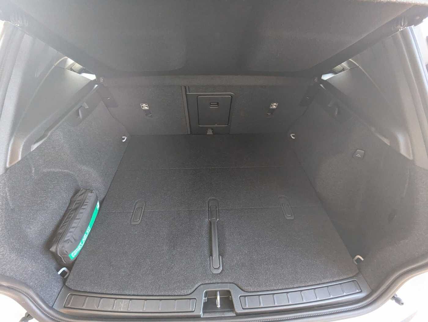 Volvo  B4 Ultra Dark