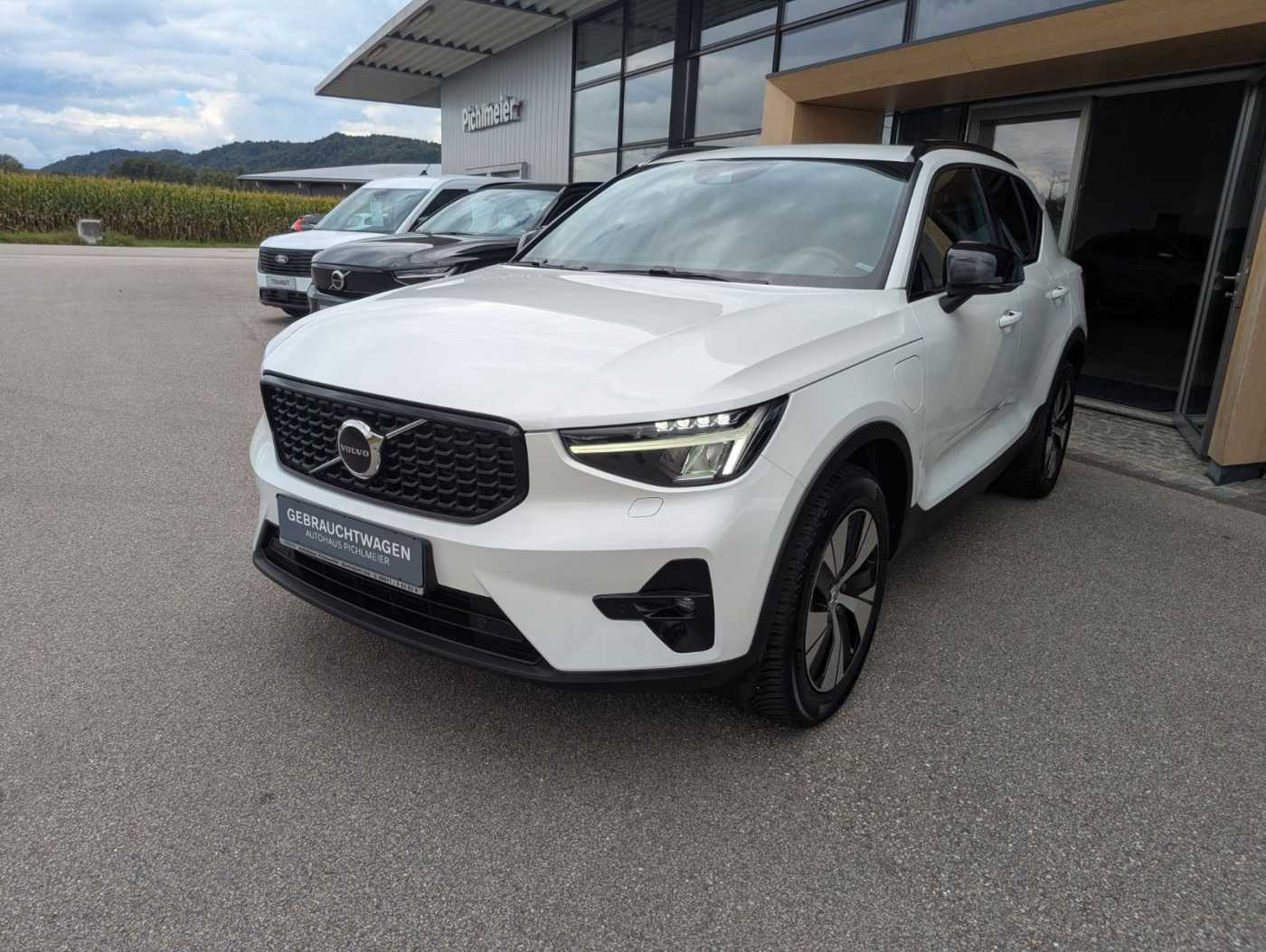 Volvo  Plus Dark Recharge Plug-In Hybrid