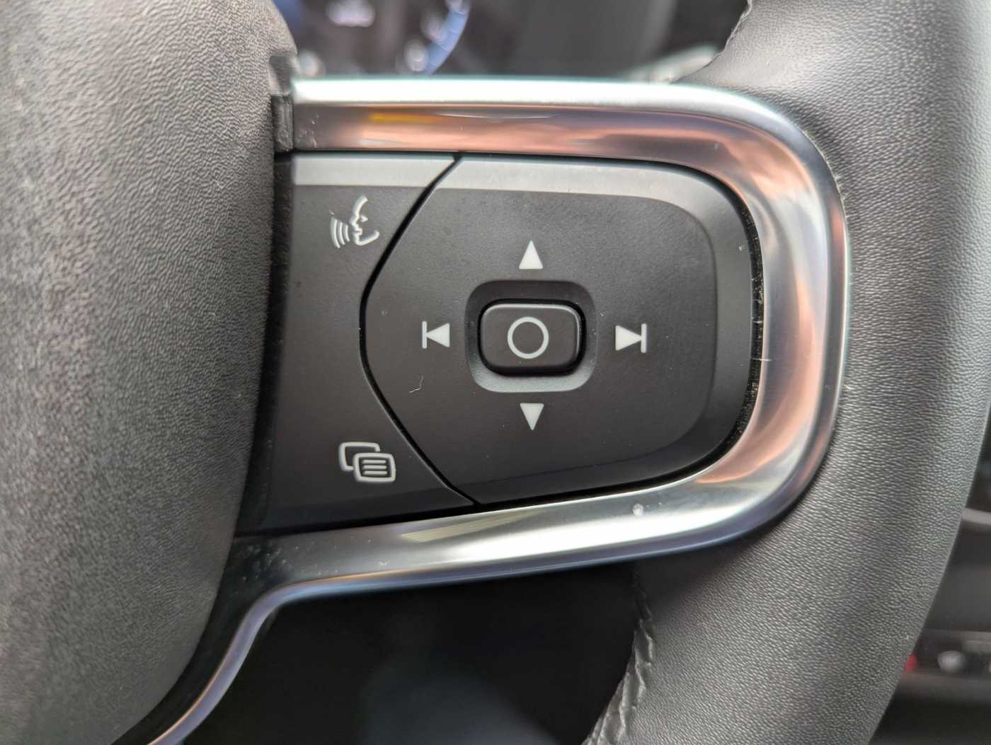 Volvo  Plus Dark Recharge Plug-In Hybrid