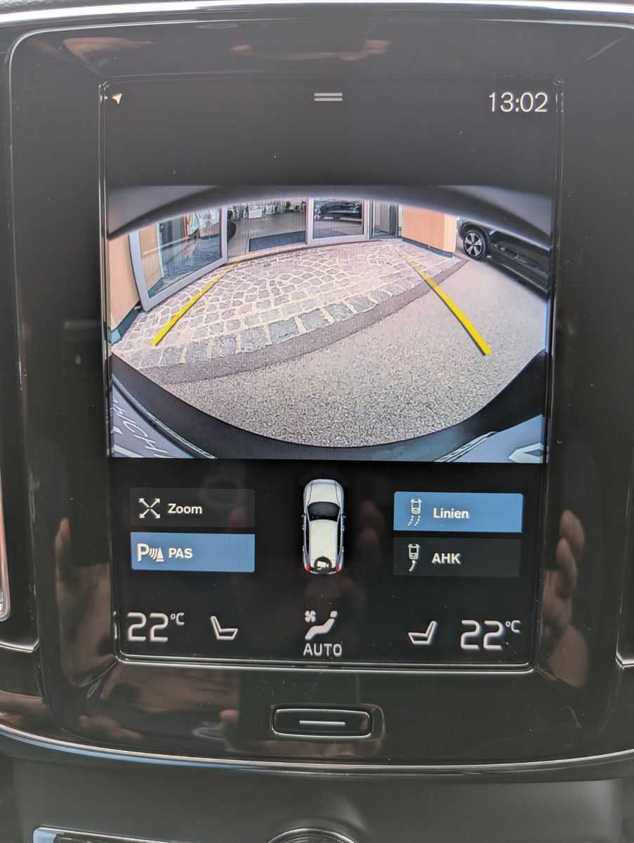 Volvo  Plus Dark Recharge Plug-In Hybrid