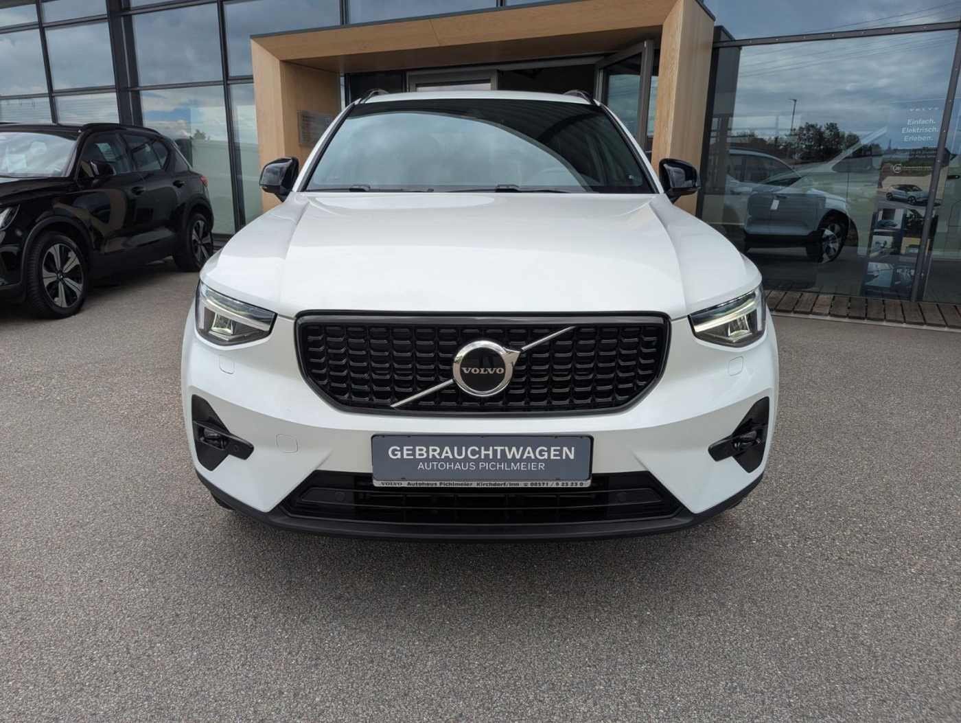 Volvo  Plus Dark Recharge Plug-In Hybrid