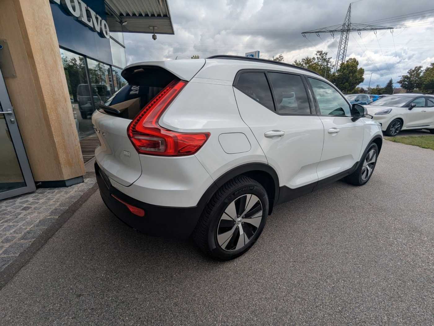 Volvo  Plus Dark Recharge Plug-In Hybrid