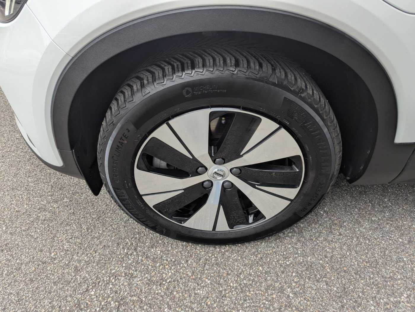 Volvo  Plus Dark Recharge Plug-In Hybrid