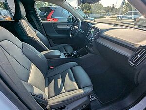 Volvo  B4 Ultra Dark