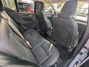 Volvo  B4 Ultra Dark