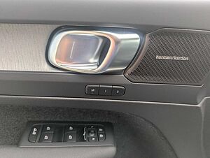 Volvo  B3 Plus Dark