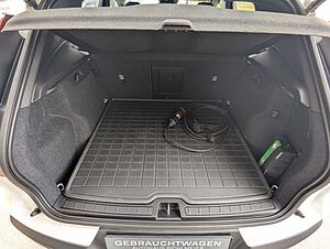 Volvo  Plus Dark Recharge Plug-In Hybrid