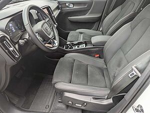 Volvo  Plus Dark Recharge Plug-In Hybrid