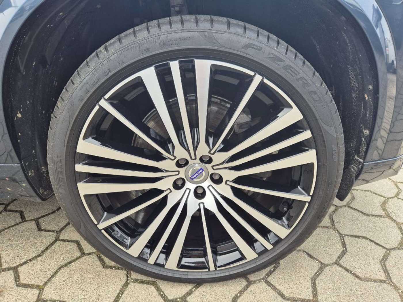 Volvo  T8 AWD R-Design Express. +22Zoll+Xenium+AHK+