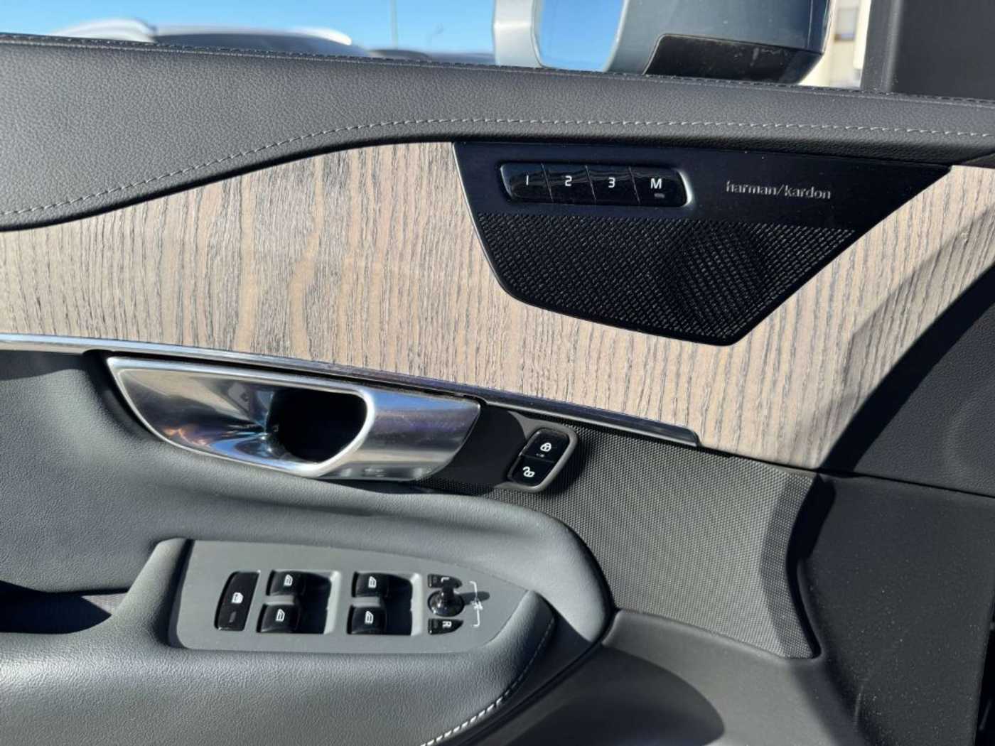 Volvo  T8 AWD Inscription Edition+XeniumPak+HarmanK