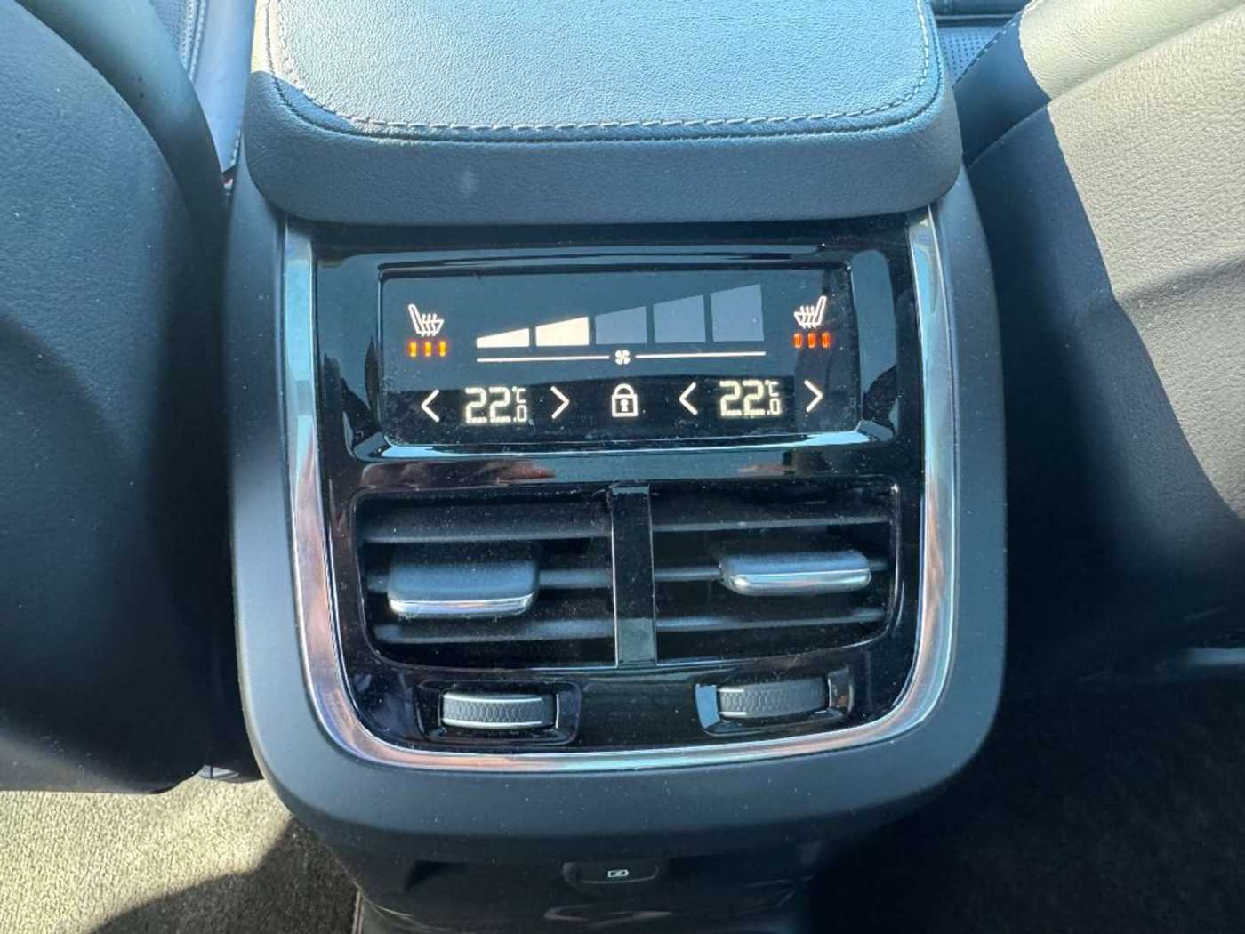 Volvo  T8 AWD Inscription Edition+XeniumPak+HarmanK