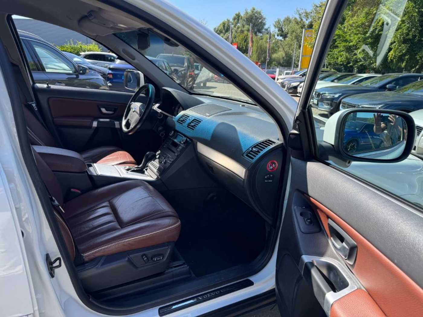 Volvo  D5 Aut. Summum+LEDER+BLIS+7-Sitzer+Dynaudio