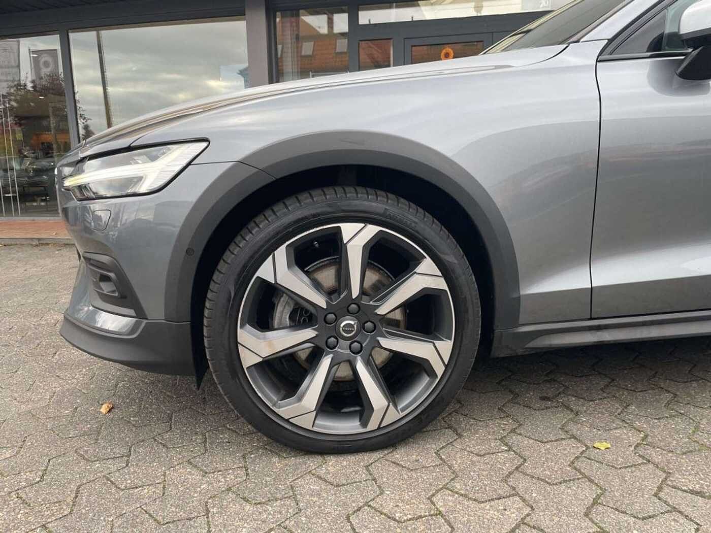 Volvo  B4 D AWD Geartr. Pro+Xenium+Kamera+ACC